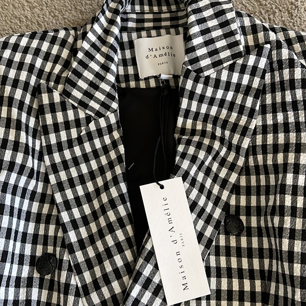 Blazer - Picture 2 of 2